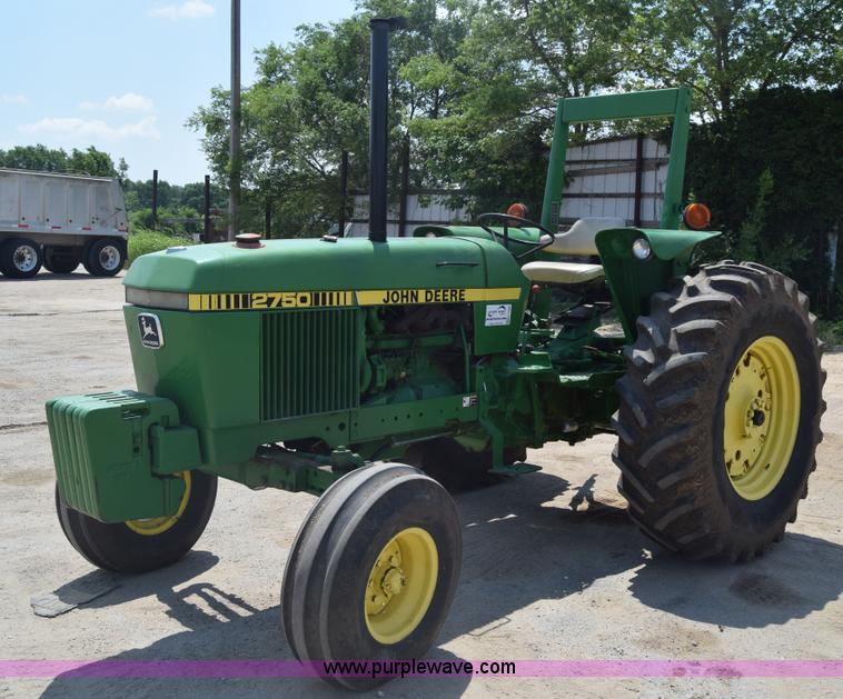image for item K7286 1985 John Deere 2750 tractor
