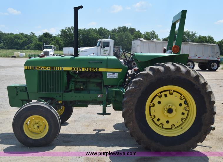 image for item K7286 1985 John Deere 2750 tractor