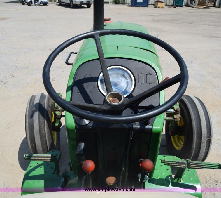 image for item K7286 1985 John Deere 2750 tractor