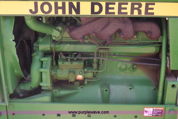image for item K7286 1985 John Deere 2750 tractor