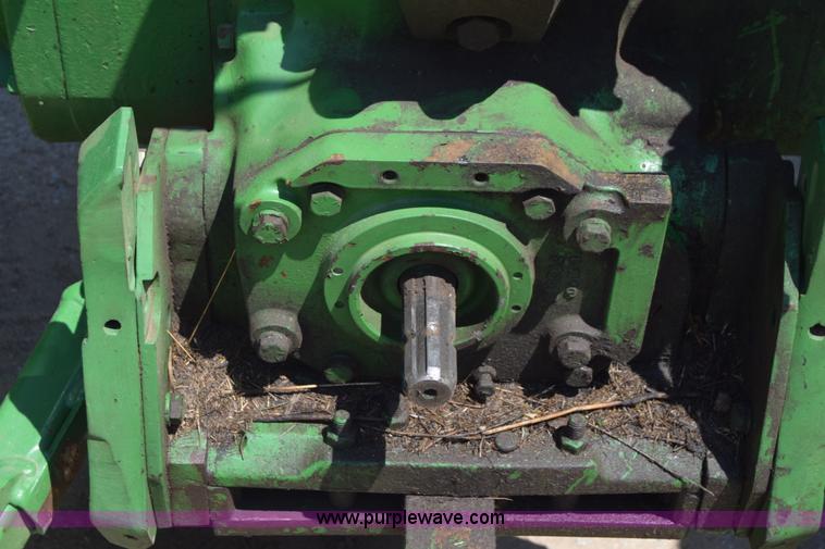 image for item K7286 1985 John Deere 2750 tractor