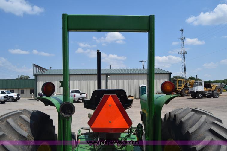 image for item K7286 1985 John Deere 2750 tractor