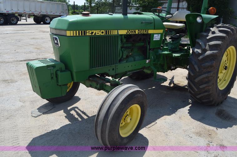 image for item K7286 1985 John Deere 2750 tractor