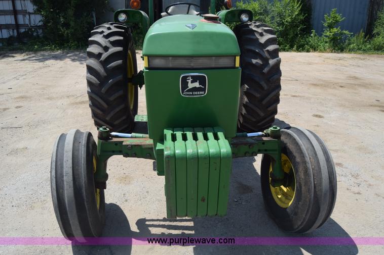 image for item K7286 1985 John Deere 2750 tractor