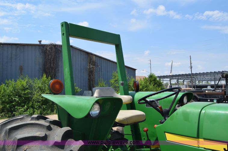 image for item K7286 1985 John Deere 2750 tractor