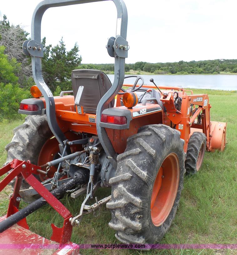 image for item L1543 Kubota L3010D MFWD tractor