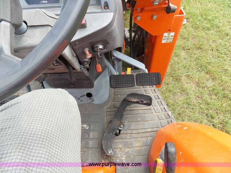 image for item L1543 Kubota L3010D MFWD tractor
