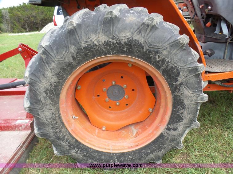 image for item L1543 Kubota L3010D MFWD tractor