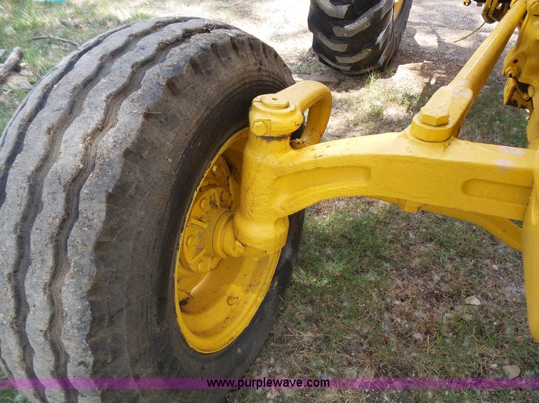 image for item L1545 Ford 340 tractor