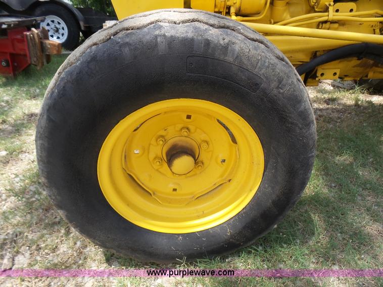 image for item L1545 Ford 340 tractor