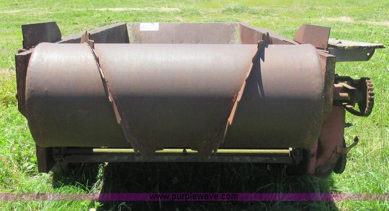 image for item L2821 Manure spreader