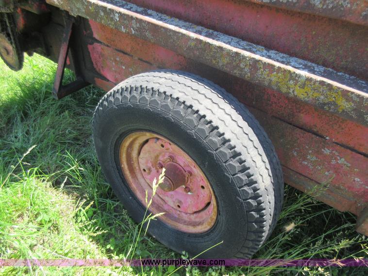 image for item L2821 Manure spreader