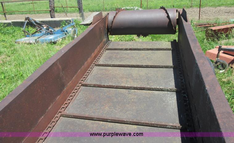 image for item L2821 Manure spreader