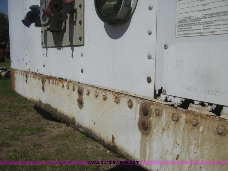 image for item L3830 1984 Timpte double hopper bottom trailer