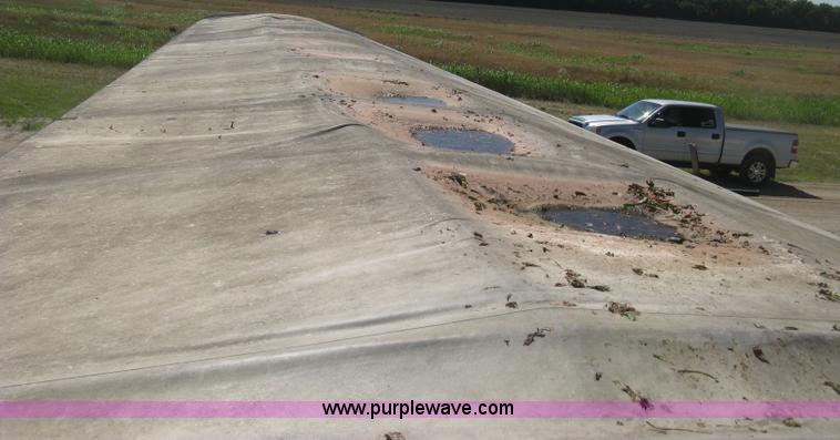 image for item L3830 1984 Timpte double hopper bottom trailer