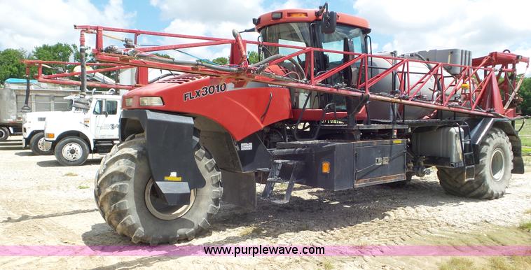 image for item L5249 2004 Case IH FLX 3010 self-propelled sprayer