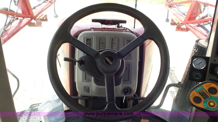 image for item L5249 2004 Case IH FLX 3010 self-propelled sprayer