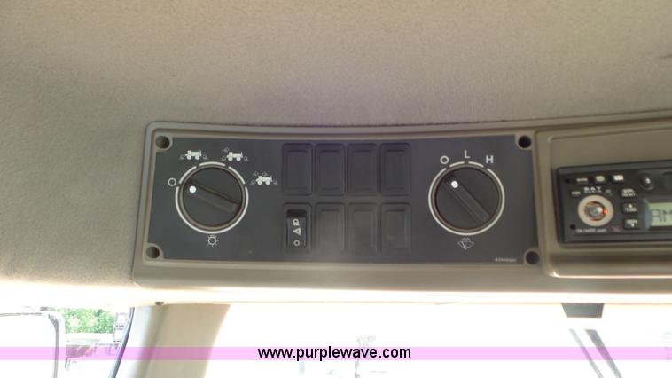 image for item L5249 2004 Case IH FLX 3010 self-propelled sprayer