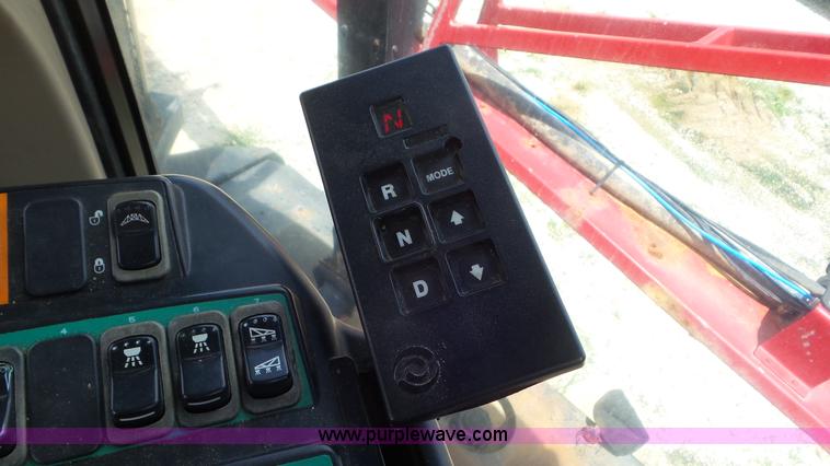 image for item L5249 2004 Case IH FLX 3010 self-propelled sprayer