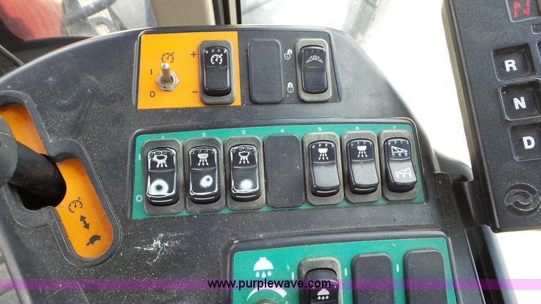 image for item L5249 2004 Case IH FLX 3010 self-propelled sprayer