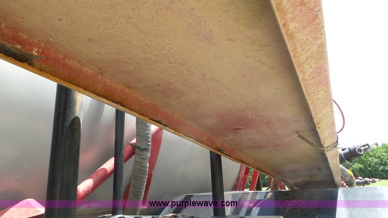 image for item L5249 2004 Case IH FLX 3010 self-propelled sprayer