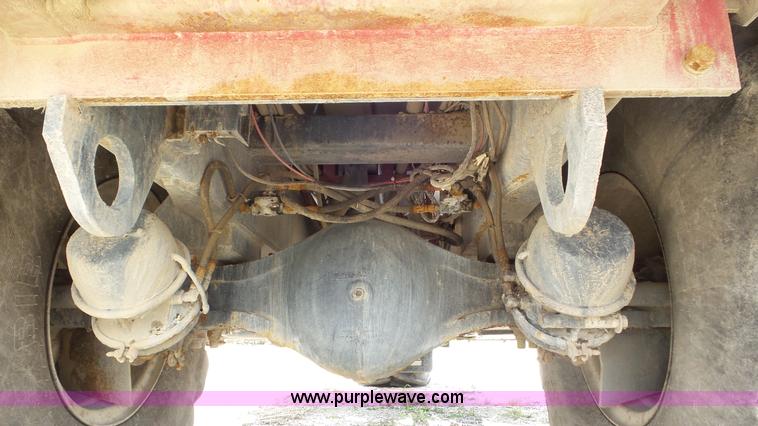 image for item L5249 2004 Case IH FLX 3010 self-propelled sprayer