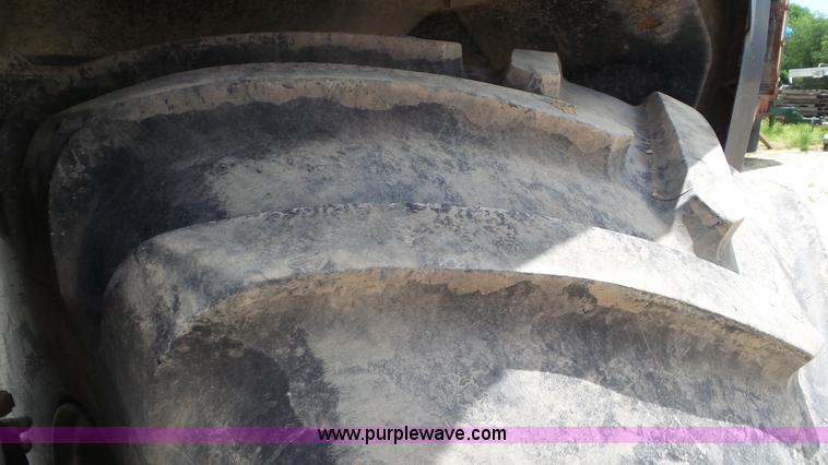 image for item L5249 2004 Case IH FLX 3010 self-propelled sprayer