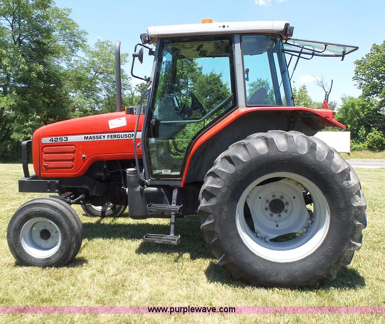 image for item L6113 1998 Massey-Ferguson 4253 tractor