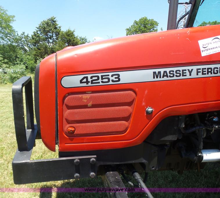 image for item L6113 1998 Massey-Ferguson 4253 tractor