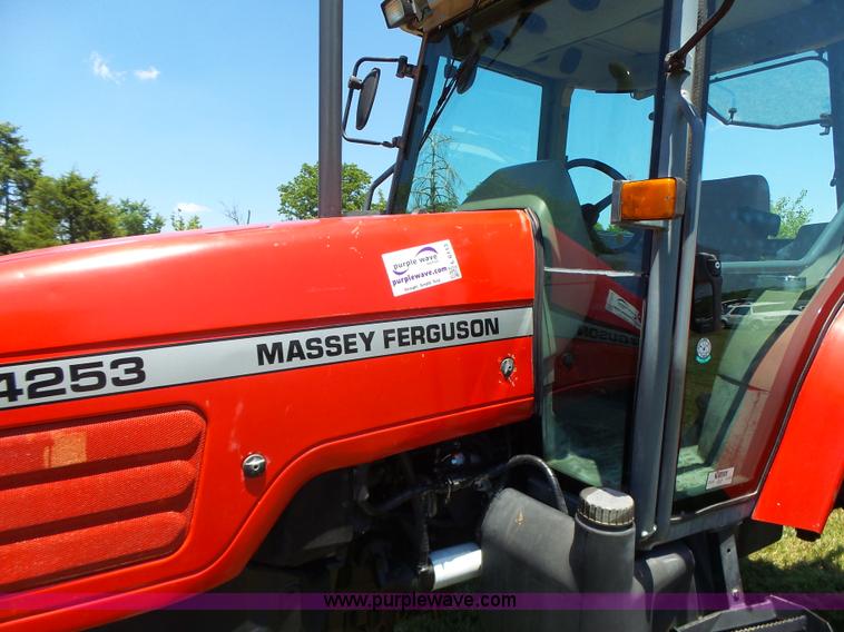 image for item L6113 1998 Massey-Ferguson 4253 tractor