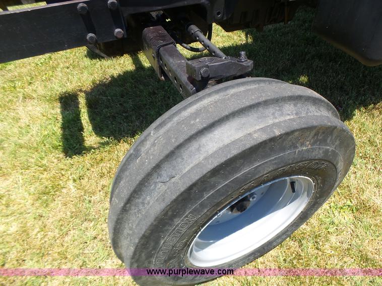 image for item L6113 1998 Massey-Ferguson 4253 tractor