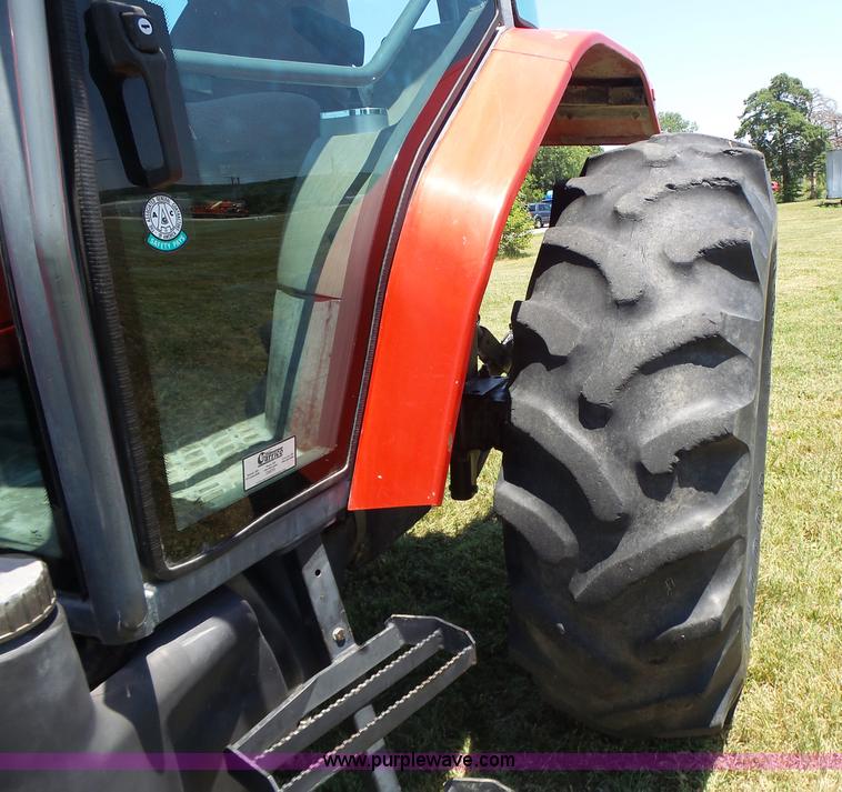 image for item L6113 1998 Massey-Ferguson 4253 tractor