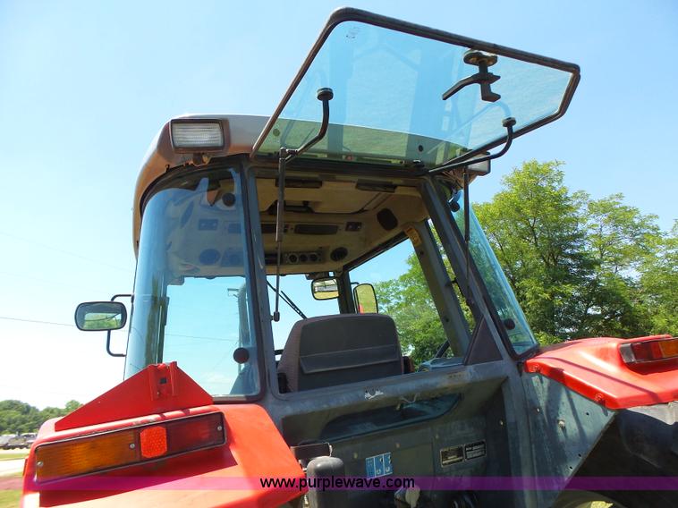 image for item L6113 1998 Massey-Ferguson 4253 tractor