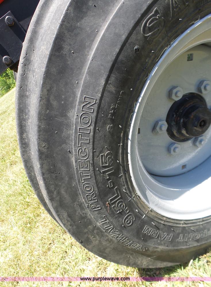 image for item L6113 1998 Massey-Ferguson 4253 tractor