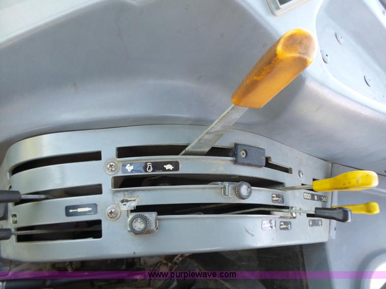 image for item L6113 1998 Massey-Ferguson 4253 tractor