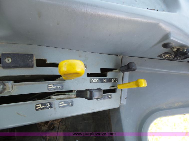 image for item L6113 1998 Massey-Ferguson 4253 tractor