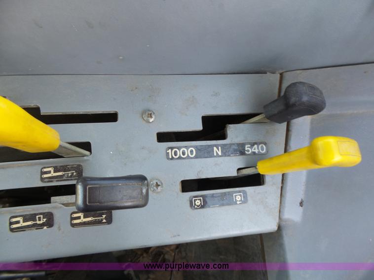 image for item L6113 1998 Massey-Ferguson 4253 tractor