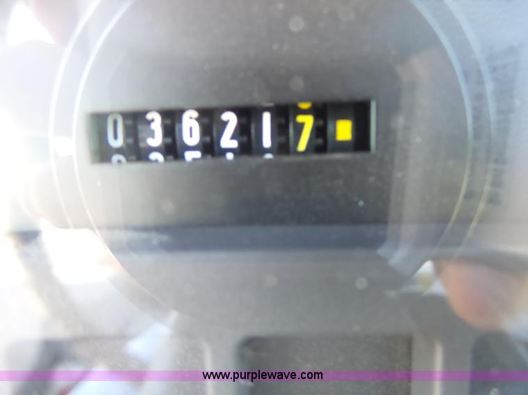 image for item L6113 1998 Massey-Ferguson 4253 tractor