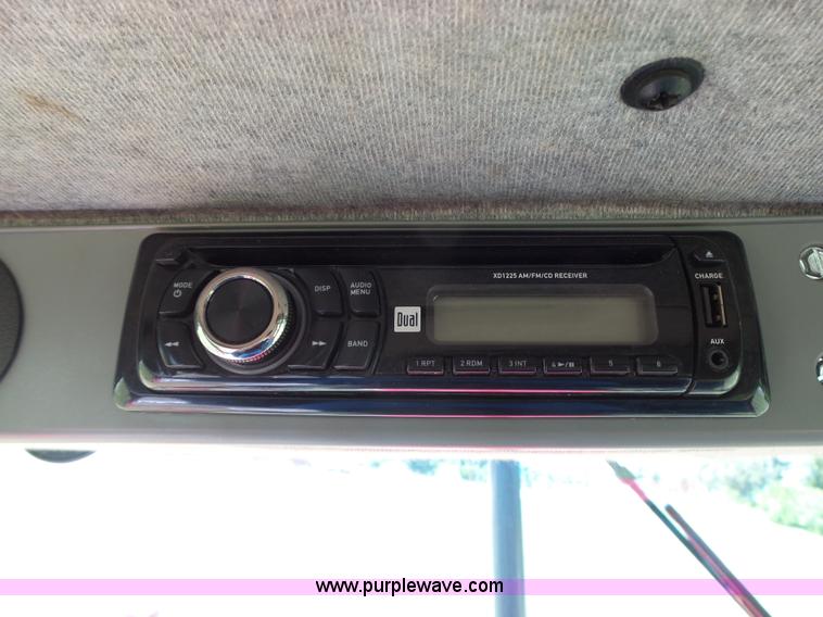 image for item L6113 1998 Massey-Ferguson 4253 tractor