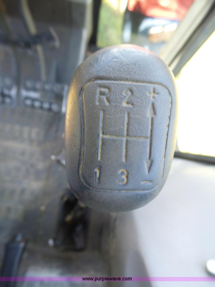 image for item L6113 1998 Massey-Ferguson 4253 tractor