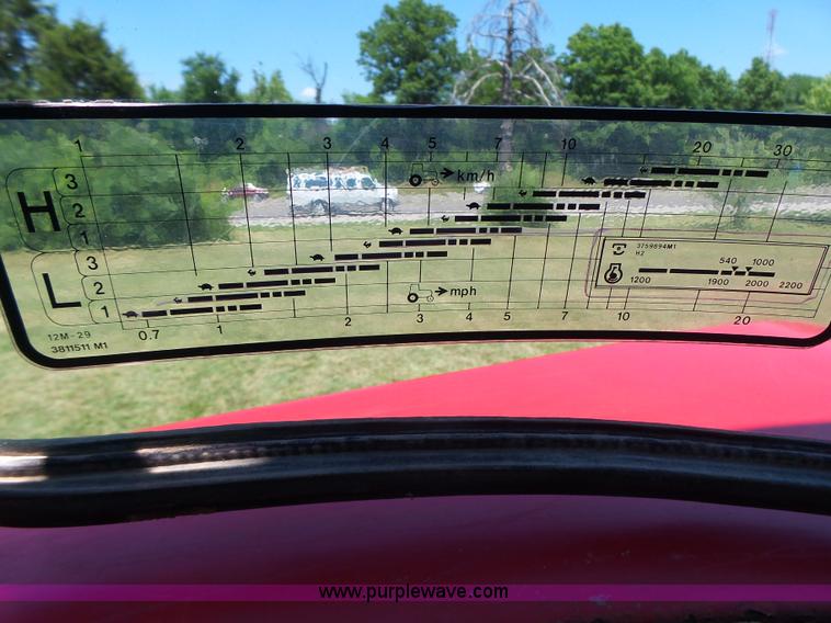 image for item L6113 1998 Massey-Ferguson 4253 tractor