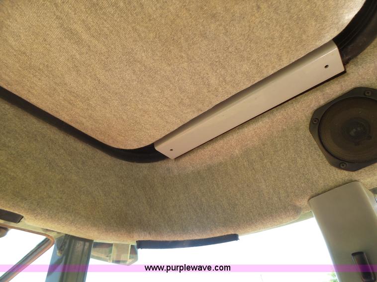 image for item L6113 1998 Massey-Ferguson 4253 tractor