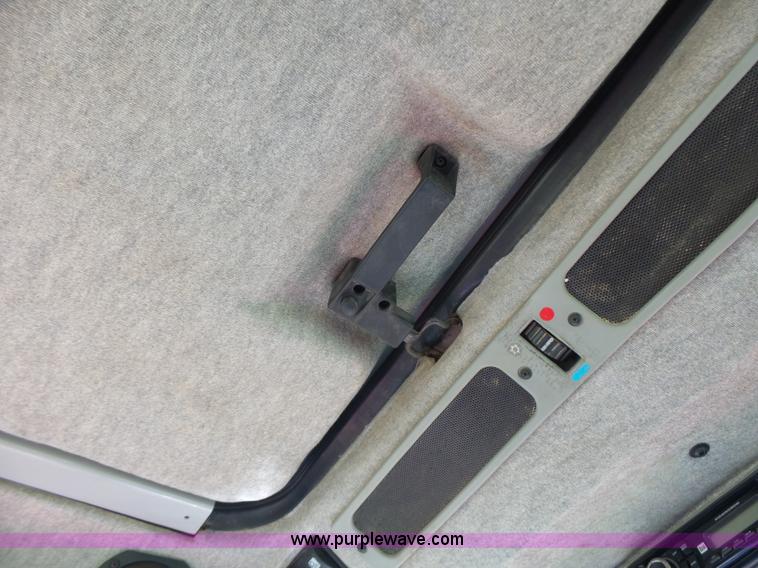 image for item L6113 1998 Massey-Ferguson 4253 tractor