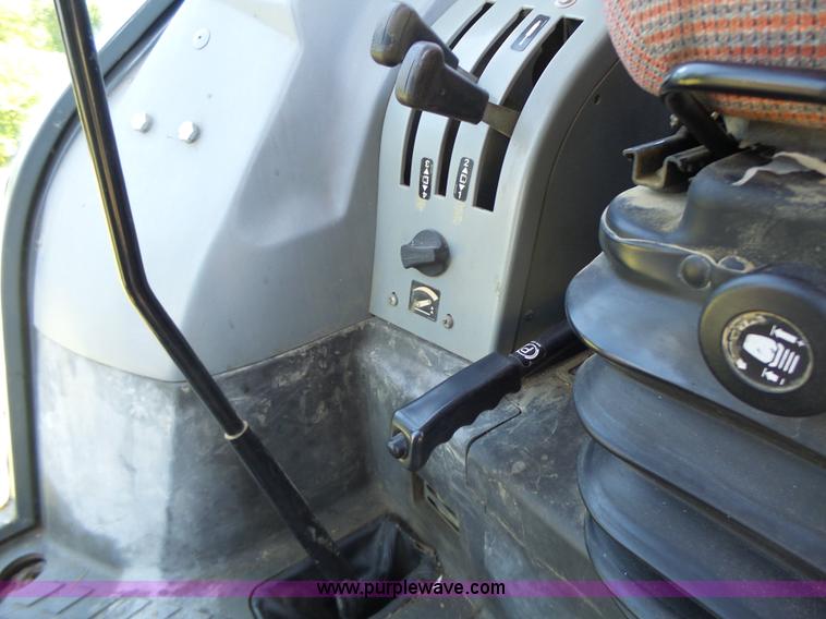 image for item L6113 1998 Massey-Ferguson 4253 tractor