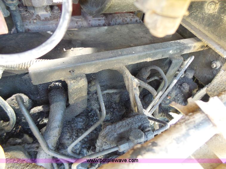 image for item L6113 1998 Massey-Ferguson 4253 tractor