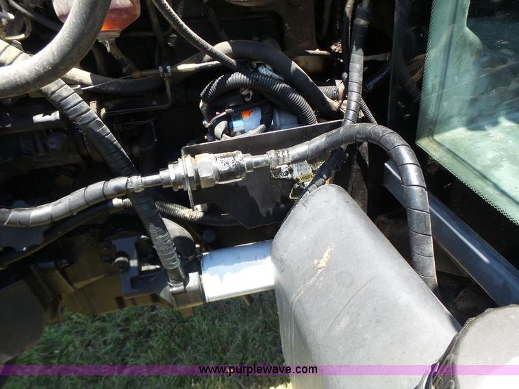 image for item L6113 1998 Massey-Ferguson 4253 tractor