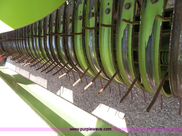 image for item L6582 2009 Claas 380 forage head