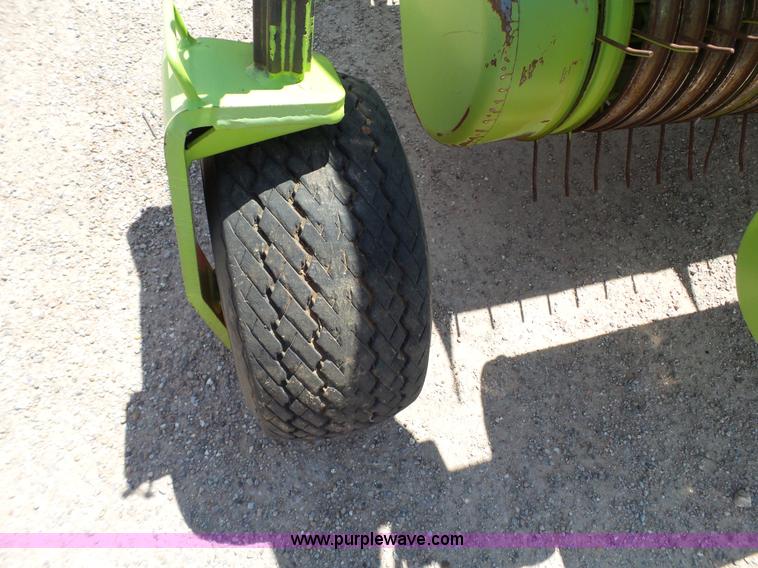 image for item L6582 2009 Claas 380 forage head