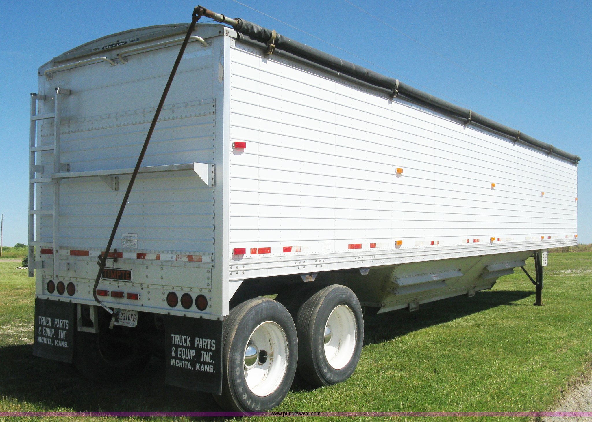 1996 Timpte Super Hopper double hopper bottom trailer in Clearwater, KS