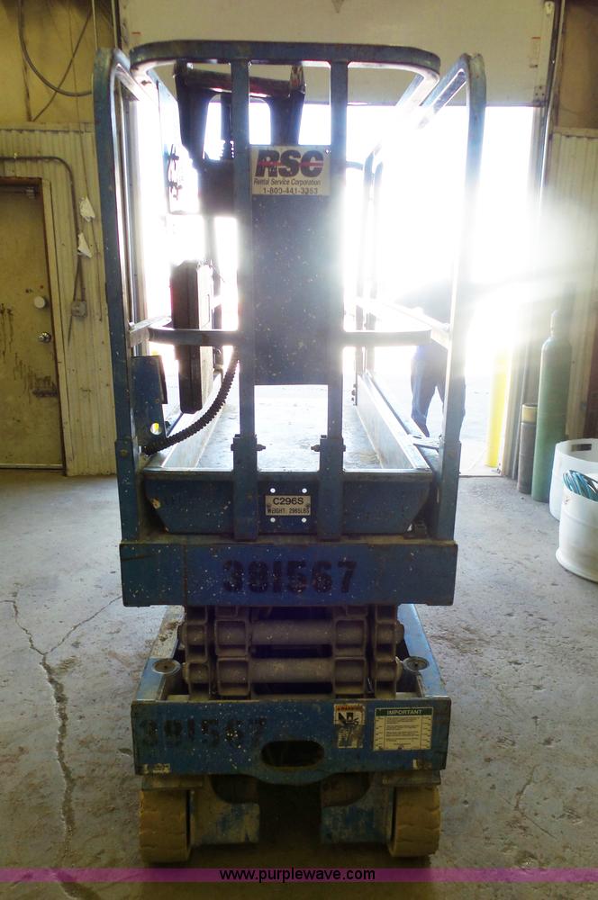 image for item AL9149 2001 Genie GS-1930 scissor lift